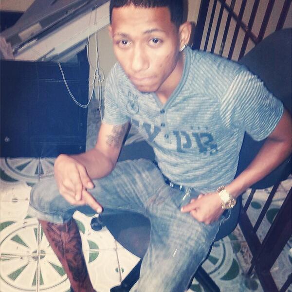 Weezyhalf tweet picture