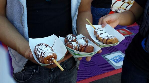 skitariister's tweet photo. Someone go with me to the LA fair next year. Don't want to eat the fried trio of snicker, oreos, and donuts on my own http://t.co/XHlUn35LwR
