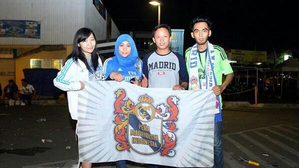 ChicaRealMadrid's tweet photo. @PMID_Sangatta  Berkunjung ke Nobar @PMID_Tangsel pada Final Copa Del Rey 
http://t.co/sFCmQPL4aT [bolabanget].#NA http://t.co/zgdEv1JUVN