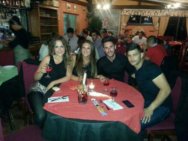 mj13sunset's tweet photo. Gracias por todo.. Bonita noche @mixelnietzsch @SalvyGuzman @Steffany120 .... OS quiero cubeteros nivel! http://t.co/yLmIGjq7wS