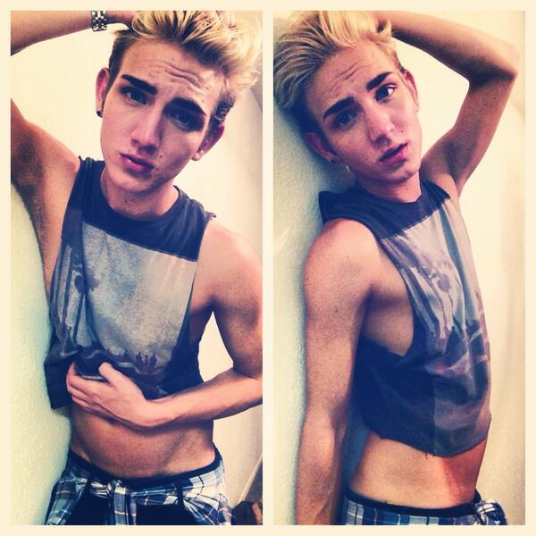 DylanHallXXX's tweet photo. Hey bb http://t.co/BjOp6GcO06