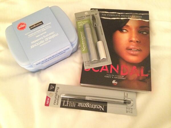 PrettyConnected's tweet photo. @OhLaLaChrissy Ur our 2nd #PrettyGlamazonScandal winner! You win the #Neutrogena items used on set + Scandal DVD http://t.co/L328cCd8xw