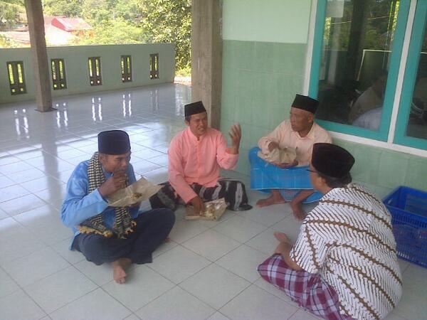 dianpsp's tweet photo. #MSbagiNasi...Masjid Baitul Muttaqin Pudak Payung Semarang... http://t.co/q5ic7wuEEy