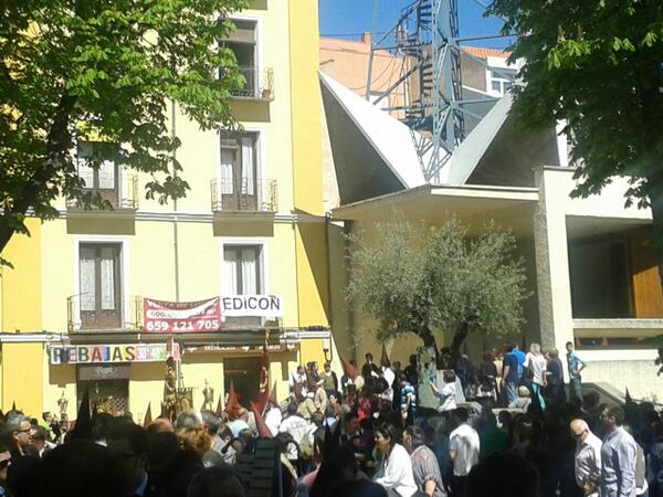 iCofrade Cuenca (@icofradecuenca) on Twitter photo Ya se inicia #enelcalvario con la salida en cabeza de la #Exaltacion acompañados por la <a href="/BandaJdC/">Banda de la JdC</a> Ya se inicia #enelcalvario con la salida en cabeza de la #Exaltacion acompañados por la <a href="/BandaJdC/">Banda de la JdC</a>