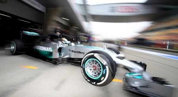 .<a href="/alo_oficial/">Fernando Alonso</a> es segundo con <a href="/LewisHamilton/">Lewis Hamilton</a> como el más rápido de los Libres 2 #A3F1China antena3.com/formula-1/mund…