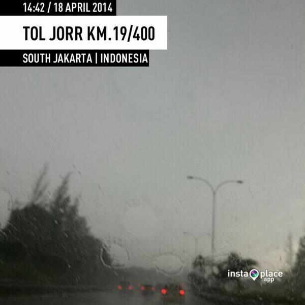 Hati2 yg melintas disini...hujan deras ...