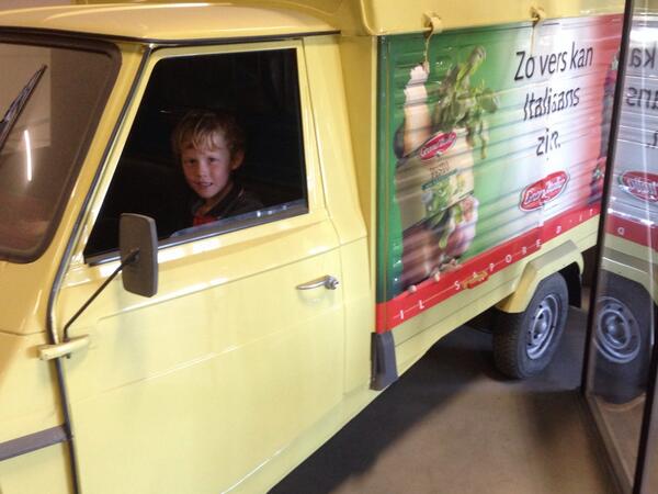 Mooi! jan Julius in ons #granditalia karretje. Lekkere pasta!