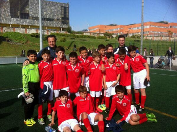 MarianAlcazarFB's tweet photo. Alevin A @efmoboadilla 3 partidos jugados, 3 partidos ganados #oviedocup http://t.co/Mw6WZwVNJo