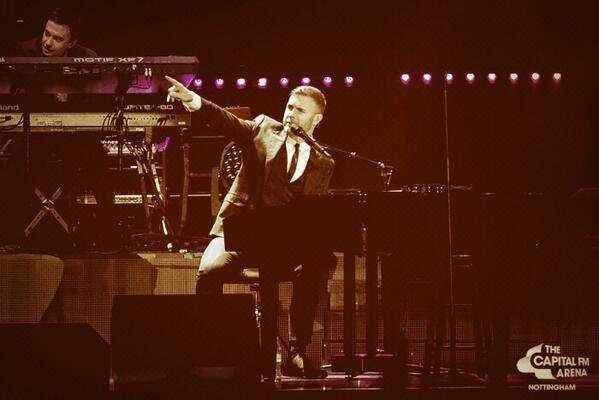 nottinghamarena's tweet photo. What a night! Our official @GaryBarlow pics can be found on our Facebook page right now! http://t.co/Ld6DXgb6s4 http://t.co/6GZxqErb3k