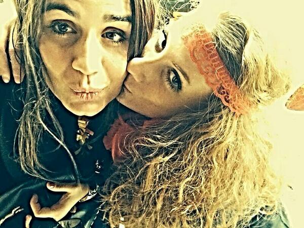 Lara1301's tweet photo. Felices dos patitoos bombooon!! Espero verte luego y tirarte de las orejillas @CarolainDM millones de besoos! (L) http://t.co/Dvf2Mw6RG5