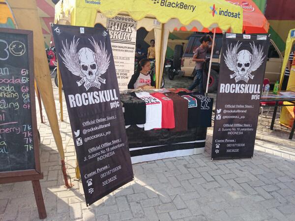 Mampir yuk ke stand kitaa  (at lapangan panjat dinding UNRI)