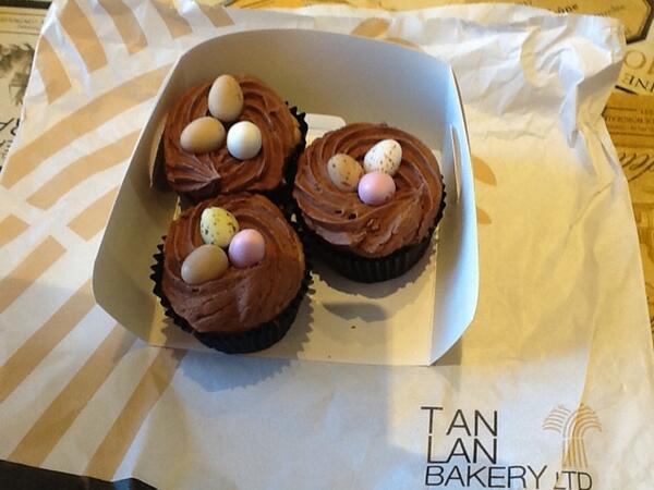 Too late to get Hot Cross Buns @Tanlanbakery so kids will have to settle for these #DyddGwenerYGroglith #GoodFriday