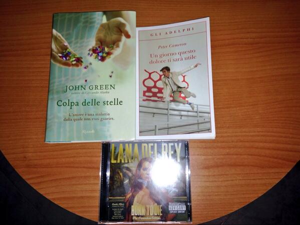 fixarry's tweet image. guardate che ho comprato alla Feltrinelli😍😍