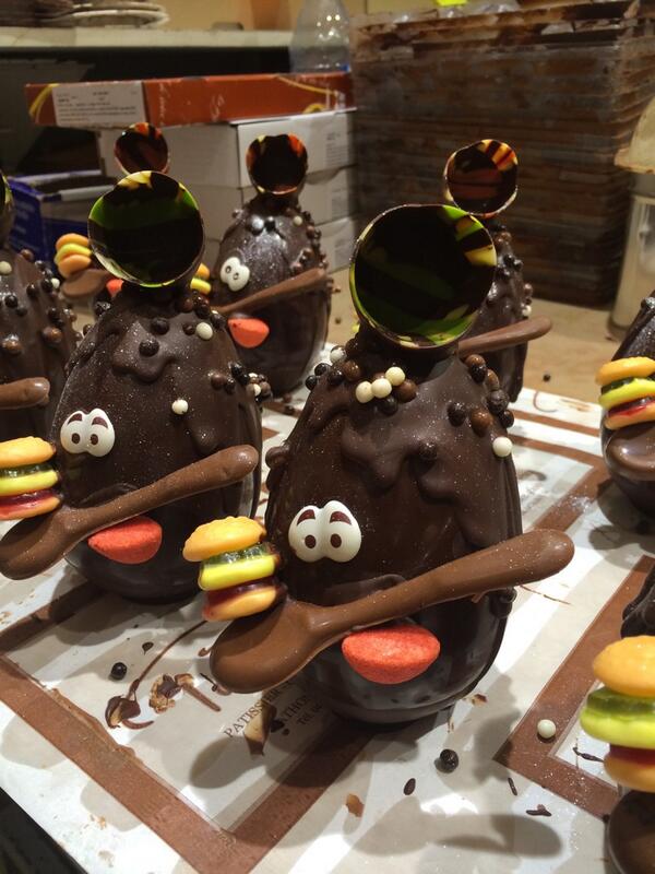 PaumierP's tweet photo. Romi burger #chocolat http://t.co/x90y2MIraE