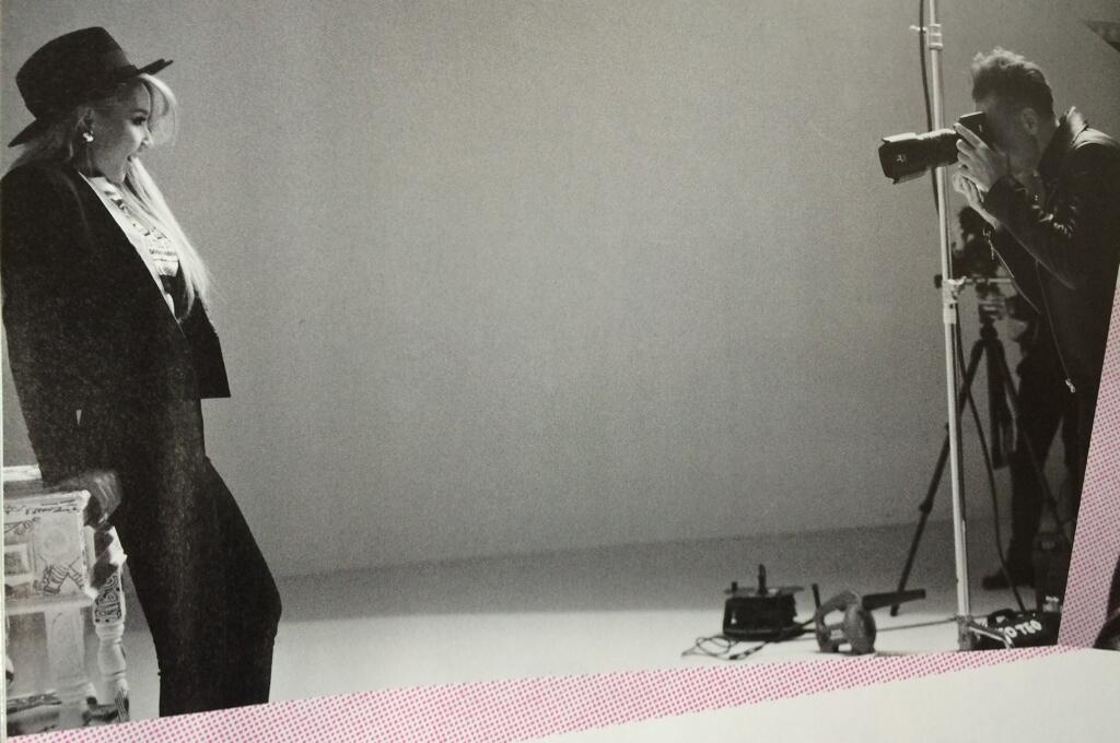 BlgrNYhCcAAdctm.jpg:large