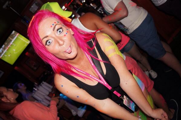 PlayaWayPaula's tweet photo. Crazy hair, crazy bird... Who's working in #tenerife2014 this year!! http://t.co/A6aBkF2FjM