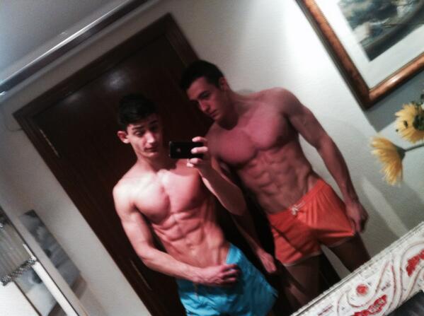 alonsosmen's tweet photo. Con @MorenteAdrian una de pantano;) http://t.co/XMZBuzRl0I