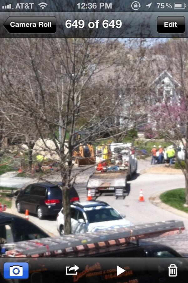 The_Pied_Pieper's tweet image. S/O to Google Fiber for hitting my gas like #CheckBeforeYouDig