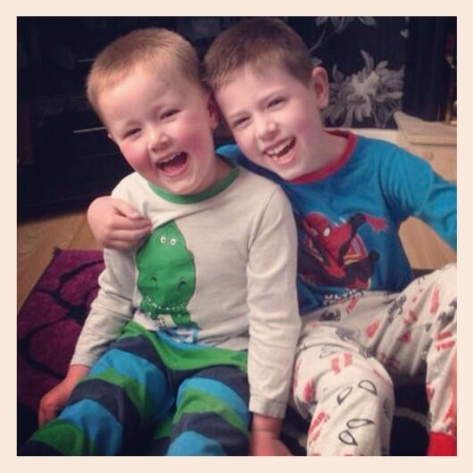 EmB001's tweet image. 