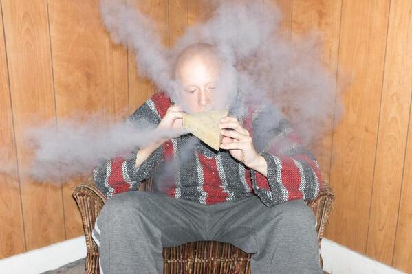 VICE's tweet image. Food Tips for 4/20  bit.ly/1mkkdLl (via @munchies)