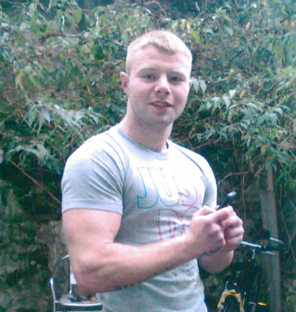 thejournal_ie's tweet photo. Have you seen this man? Gardaí in Dublin are searching for missing 20-year-old Glen Murphy http://t.co/Ztwm9TMXxZ http://t.co/HlmlXB557l