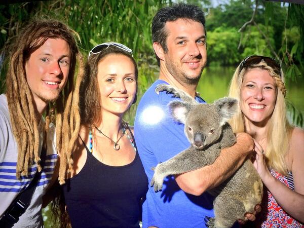 KristenDarrenBC's tweet photo. Kickass trip to Aus thanks to our leg one prize on the #AmazingRaceCanada! Good to have Kristen's bro and wife along http://t.co/qWrHdXnkDa