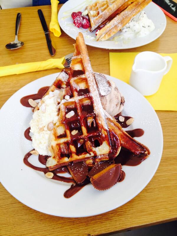 IamNobodyBlog's tweet image. I had this for my breakfast this morning. It didn&apos;t cure my #hangover but I was in heaven!! #hangovercures #tooties