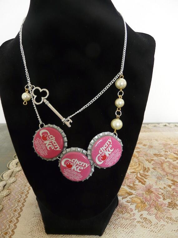 TheRecycleLine's tweet image. Lariat Pink Recycled Cherry Coke Pearl Necklace 
#hipster #fashion #teenfashion #necklace etsy.com/shop/RecycleLi…