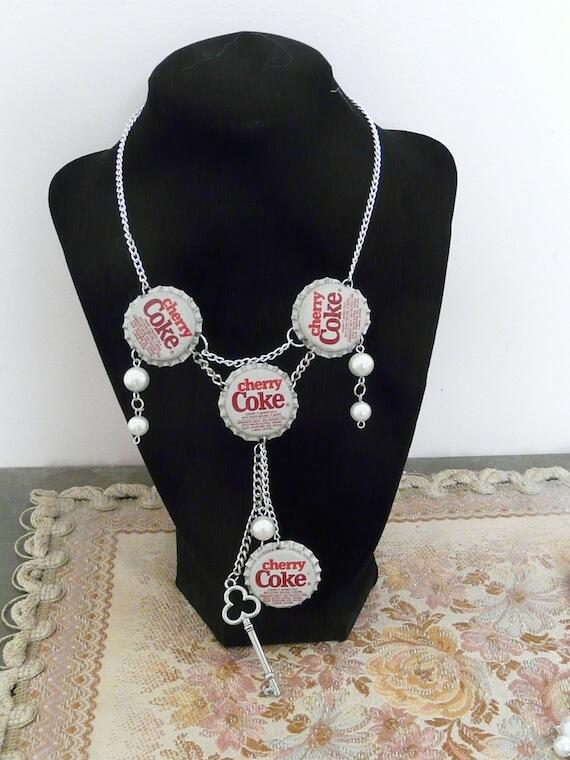 TheRecycleLine's tweet image. white recycled soda cap necklace on etsy.com/shop/RecycleLi… #hipster #recycle #ecofriendly #girly #stylechat #Etsy