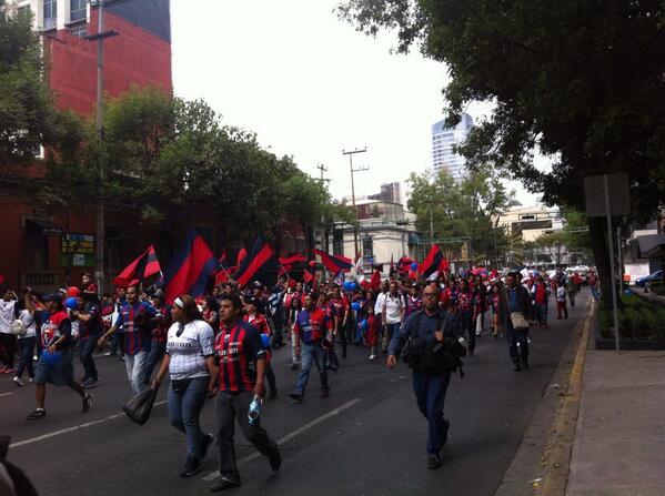 "Les guste o no les guste, les cuadre o no les cuadre el Atlante es su padre y si no chin..." (Vía <a href="/abiflack/">abiflack</a>)