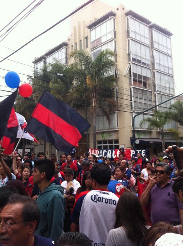 Con cánticos y porras azulgranas piden el regreso de Atlante al DF (Vía <a href="/abiflack/">abiflack</a>)