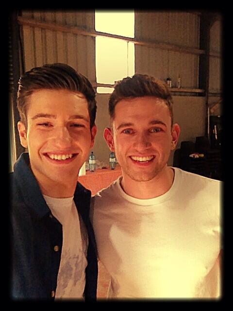 nathanmizicii's tweet photo. Had an AMAZING DAY @TeenAware 😄 I met loads of amazing people like @UnionJworld @JayBoland2 and many more! http://t.co/7SODjTJBpy