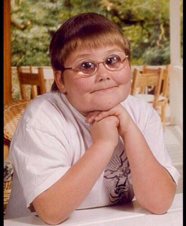 Girlthouhtsandf's tweet image. When you see bae across the room