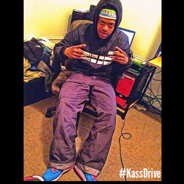 SethBoyden_MB's tweet photo. #KassDrive catch a opp he gone get got 😈💣 http://t.co/71jmq50bjA