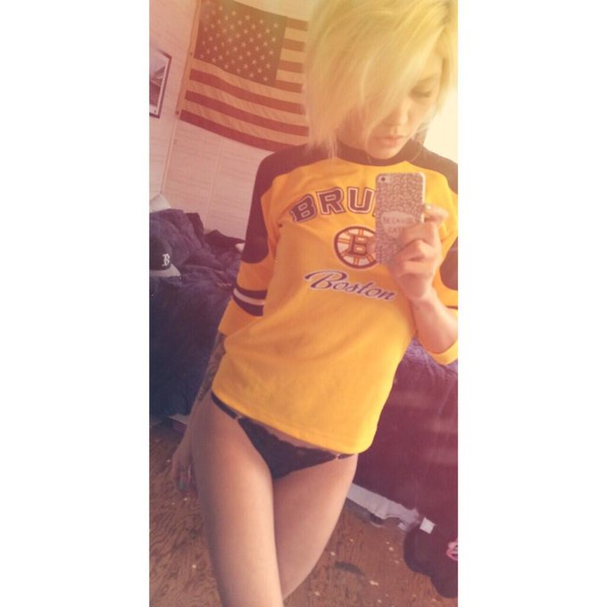 Still have mad love for @NHLBruins  @JustAMasshole 💛🐻 http://t.co/TdJkokvypj<a class="tags" target="_blank" title="On Twitter" href="/?out=eyJ0eXAiOiJKV1QiLCJhbGciOiJIUzUxMiJ9.eyJpYXQiOjE3MjE2MDA2OTMsImlzcyI6InR3cG9ybnN0YXJzLmNvbSIsIm5iZiI6MTcyMTYwMDY5MywiZXhwIjoxNzUzMTM2NjkzLCJyZWRpcmVjdF91cmwiOiJodHRwczovL3R3aXR0ZXIuY29tL05ITEJydWlucyJ9.wg0_CjVeCnjZld9HurQPx3ff_836fVk6c2gx1BM0otxrZu7UQbrE9f_KlEtyAop6m2p8vyUAWmTjemWXHsGELA">@NHLBruins</a><a class="tags" target="_blank" title="On Twitter" href="/?out=eyJ0eXAiOiJKV1QiLCJhbGciOiJIUzUxMiJ9.eyJpYXQiOjE3MjE2MDA2OTMsImlzcyI6InR3cG9ybnN0YXJzLmNvbSIsIm5iZiI6MTcyMTYwMDY5MywiZXhwIjoxNzUzMTM2NjkzLCJyZWRpcmVjdF91cmwiOiJodHRwczovL3R3aXR0ZXIuY29tL0p1c3RBTWFzc2hvbGUifQ.oM9aM2HonpWEmGM-8-oG02WqeAtAVogsKGtIEQlYGG9g82QKA_vthjqzwvw0o-UuFIzF3ytgN-rtzPRwnHrr9w">@JustAMasshole</a><a href="/tag/bts"class="tags"><span>#bts</span></a>