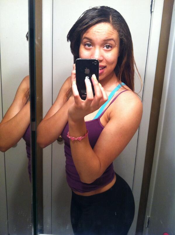 Batman_Robbin's tweet image. “@SK_TheKing_: Quote this with your SEXIEST selfie 😍👅💦😘”