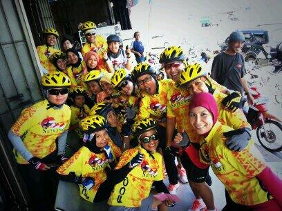 Foto #21Srikandi menggukan Jersey Srikandi di acara Press Conference, support oleh Fococustum sportwear #Jersey