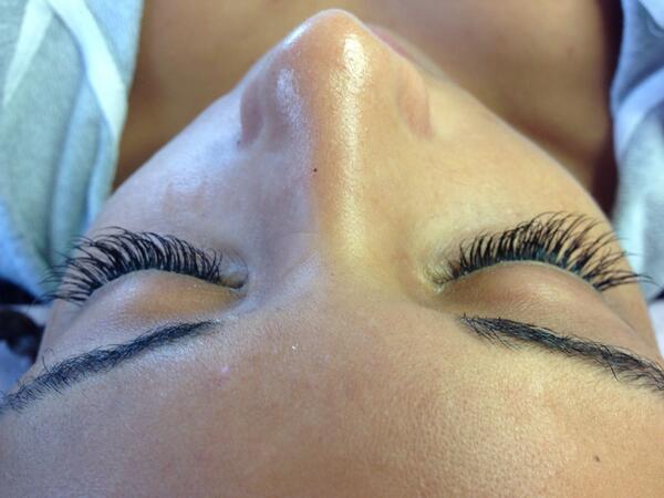 eyelashboutique's tweet photo. Happy days @ The Eyelash Boutique.. Glad your pleased with them Paige @PAIGEYx_x #flashthoselashes http://t.co/RamTsovX7h