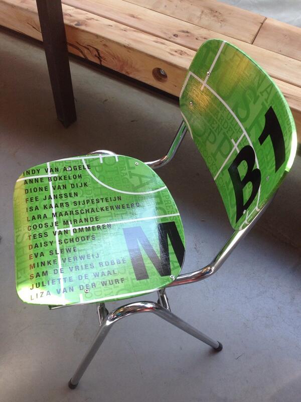 Onze stoel is er!! Ons kado voor het nieuwe clubhuis