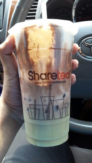 LeonardusDty's tweet photo. Avocado with rock salt and cocoa cream! Dewa! http://t.co/8zZVhlrnig