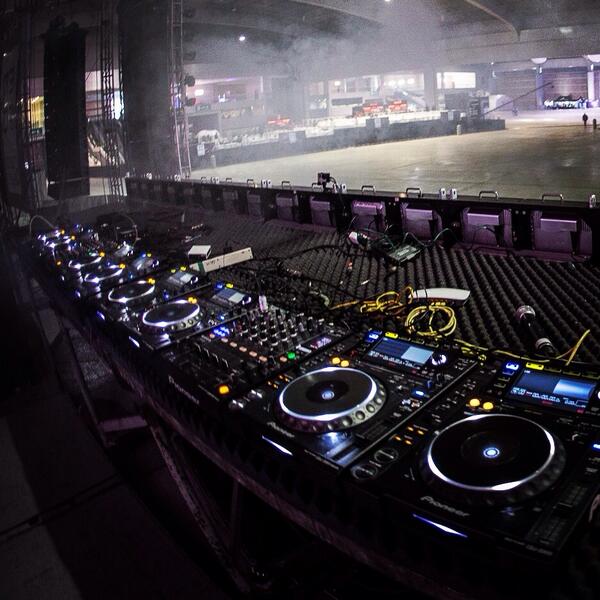 Hhh Producer Dj Booth By Hhh Producer Concert Edm Pioneer Hhhproducer Dj Festival Djbooth Http T Co L9qlaqchan