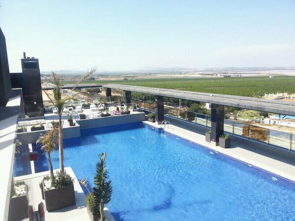 HotelMonse's tweet photo. Rozando los 30º en #Torrevieja, clima ideal para disfrutar este #SabadoSanto en @HotelMonse...;) http://t.co/yI5u3PTjB6