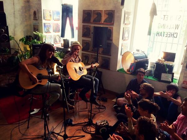 @carmenboze empezando nuestro #RecordStoreDay2014  en #cuervostore