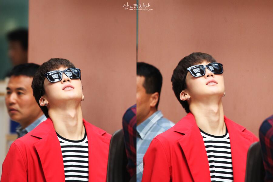 BllAc_JCQAA2GuO.jpg:large