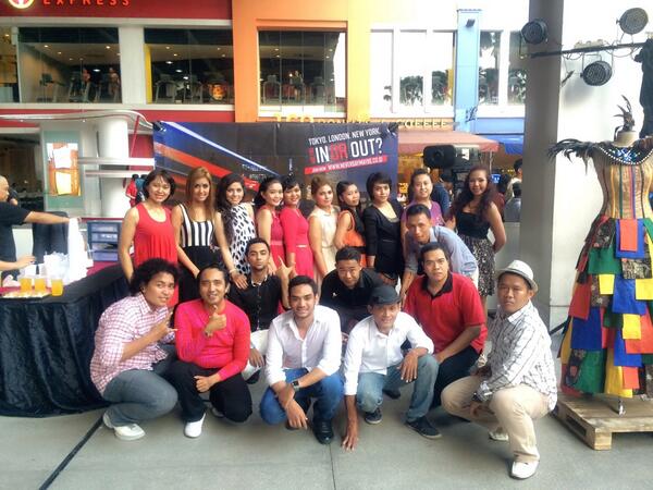 i_chintya's tweet image. #SurabayaSalsa #SalsaCommunity #BigOrNothing #SurabayaTownSquare #19April2014 #NeverSayMaybe