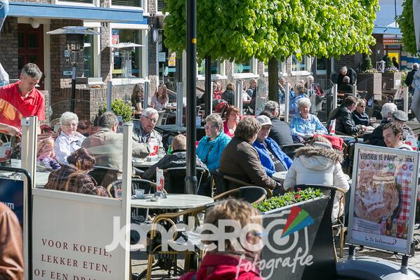 Gezellige drukte en mooi terras weer tijdens #paasmarkt in #Ermelo
