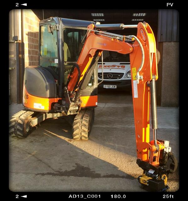 Excav8's tweet image. Little pic of the @HitachiCME ZX29U/@engcon_Group EC02 installation we did a couple of weeks ago #microprop