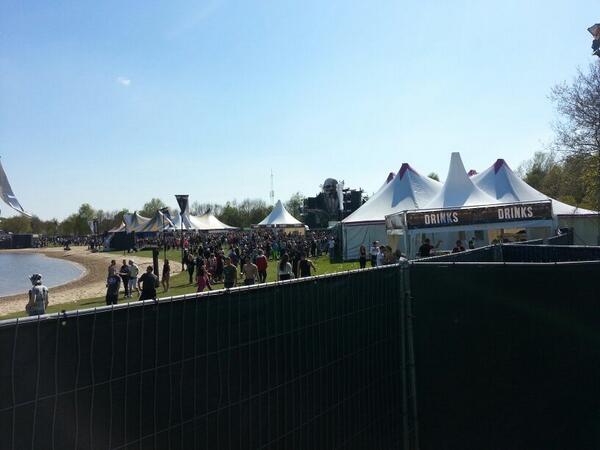 Lucatheman's tweet photo. Al een tijdje backstage bij hardshock http://t.co/ZfRWgqR6O0