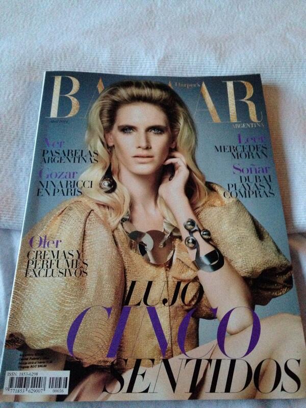geraluy's tweet image. Acá #internada pero con buena lectura :) gracias @bazaarargentina @atorrejon