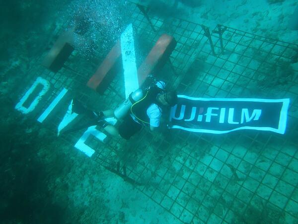 taufik_its's tweet photo. Test #FujiXQ1 #underwater @Fujifilm_ID @samuelong_sinar @fotografernet http://t.co/pT6lAvYl0l